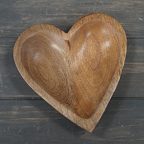 Wooden Heart Dish 15 cm detail page